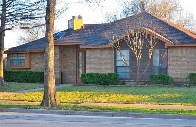 2314 CORTLAND Circle - 2314 Cortland Circle, Rowlett, TX 75088