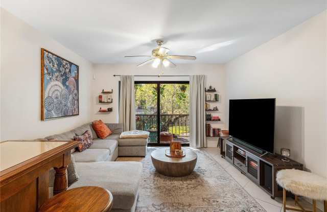 3111 Oakland Shores Drive unit: 208 photos photos