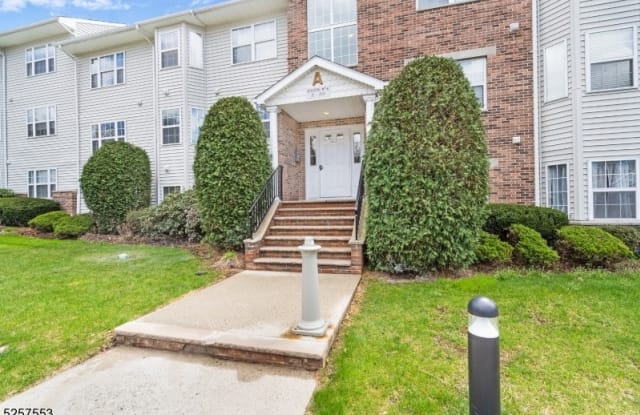 22 Mountainview Ct - 22 Mountain View Court, Riverdale, NJ 07457
