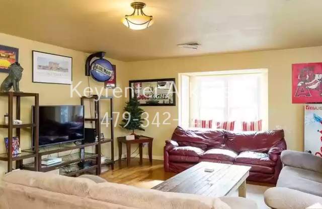 Beautiful Home Near the University! Gallery 4