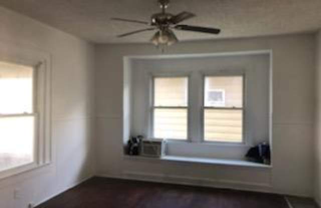806 North Oakland Avenue Gallery 2