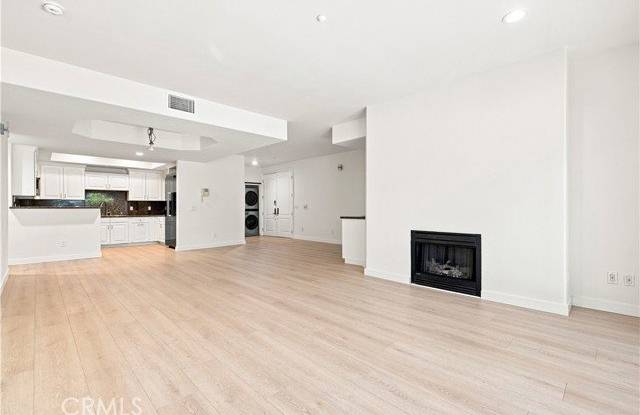 8555 Cashio Street Gallery 1