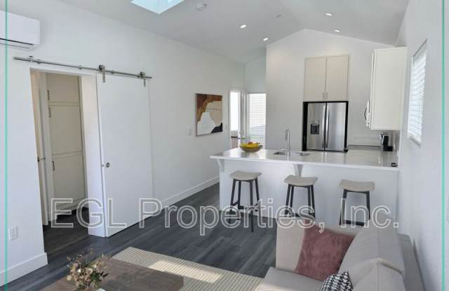 3037 1/2 S. Bronson - 3037 Bronson Avenue, Los Angeles, CA 90018