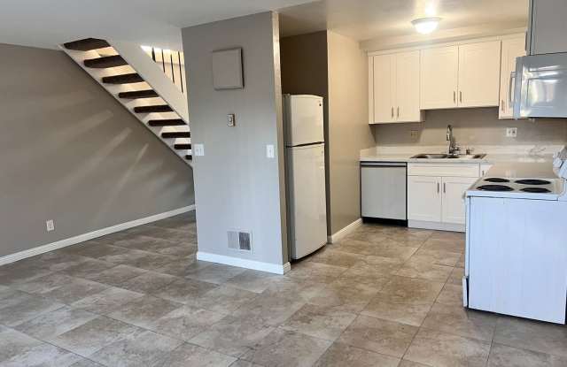 SUNNYVALE- 2 Bedroom 1.5 Bath Condominium -Washer  Dryer Included photos photos