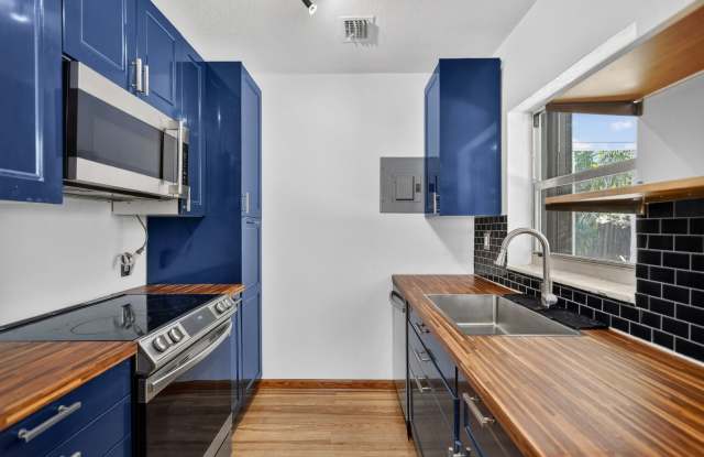 3BR/2BA with Private Pool — Pool & Lawn Service Included photos photos 3BR/2BA with Private Pool — Pool & Lawn Service Included photos photos