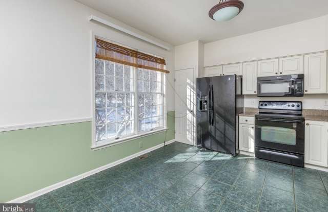 11835 SHERBOURNE DRIVE Gallery 3