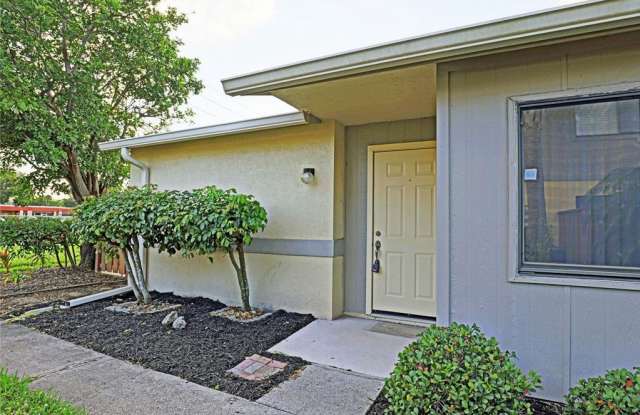 5264 Cedarbend Drive unit: 3 photos photos