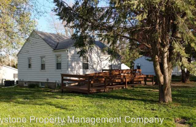 1131 4th Avenue - 1131 4th Avenue, Iowa City, IA 52240
