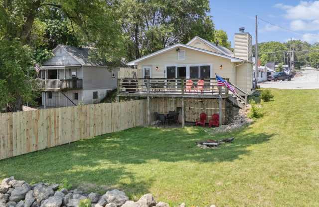 403 River Dr - 403 River Drive, Princeton, IA 52768