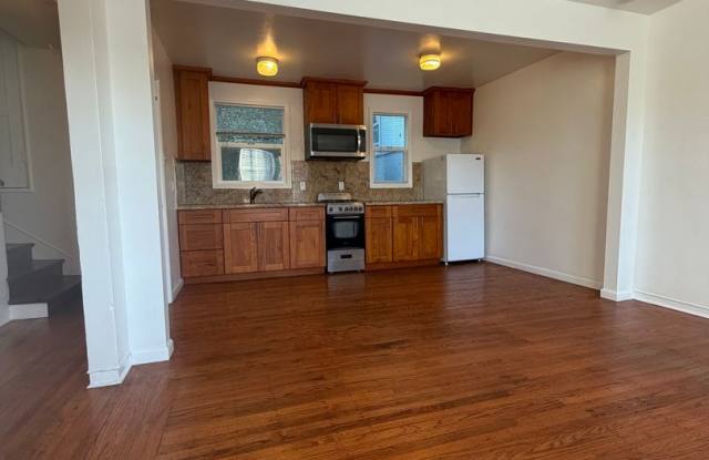 1 Bed / 1 Bath Apartment – South Berkeley | Parking & Utilities Included Prime Location photos photos