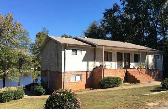 215 Hammond Circle Gallery 1