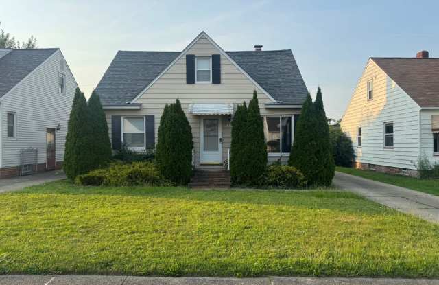 Charming 3-Bedroom Property in Prime Location photos photos