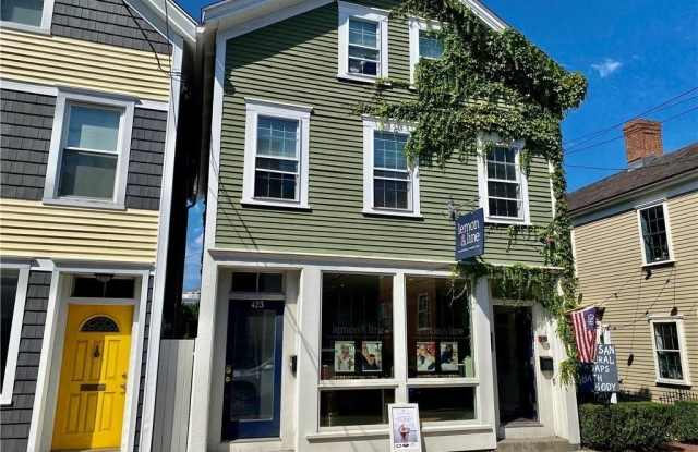 423 Thames Street Gallery 1