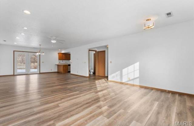 134 CLINTON HILL Drive Gallery 4