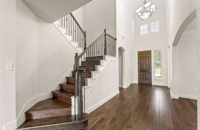 15848 Meadow Spring Drive Gallery 3