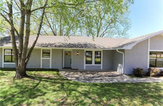 1005 Robinhaven  DR - 1005 Robin Haven Drive, Bentonville, AR 72712