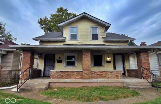 804 N Bradley Avenue Gallery 1