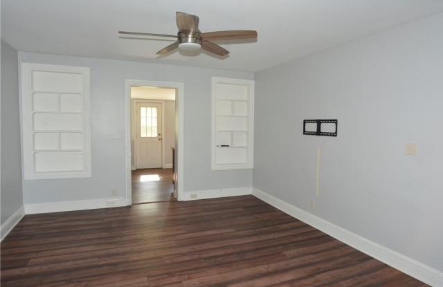 317 W Union Boulevard Gallery 4