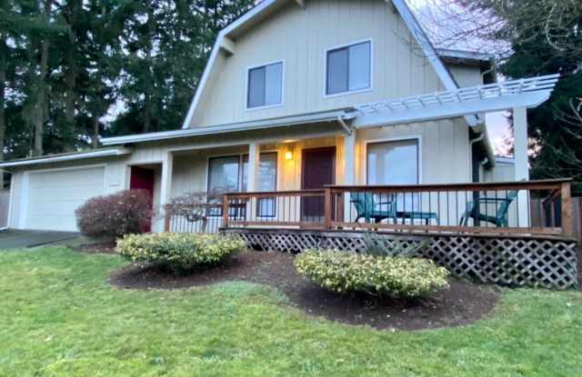 5115 159th Ave NE - 5115 159th Avenue Northeast, Redmond, WA 98052