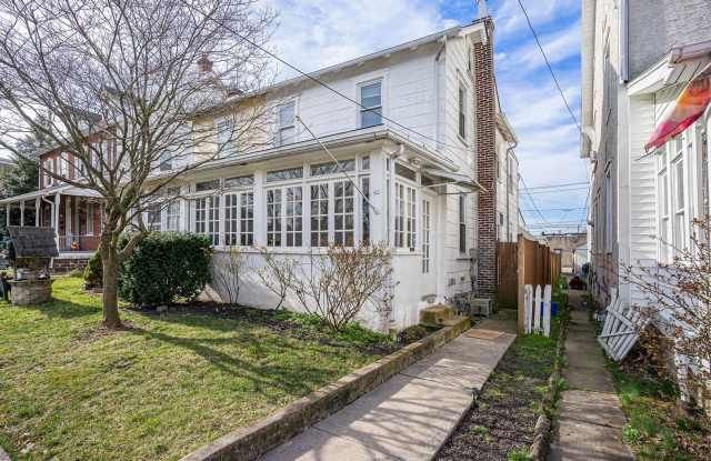 Beautiful 3 Bedroom Twin in Lansdale with garage $2,300/month - 50 East 3rd Street, Lansdale, PA 19446