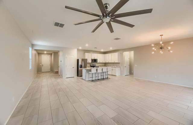Spacious 4BR/2BA Home in South Phoenix – Modern Layout, Fenced Yard, Near South Mountain photos photos