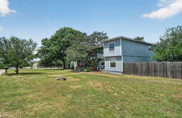 2 Week Free Move-In Special! Spacious 4-Bedroom Home with Brand-New Flooring + 2 Weeks FREE in Lago Vista! Gallery 3
