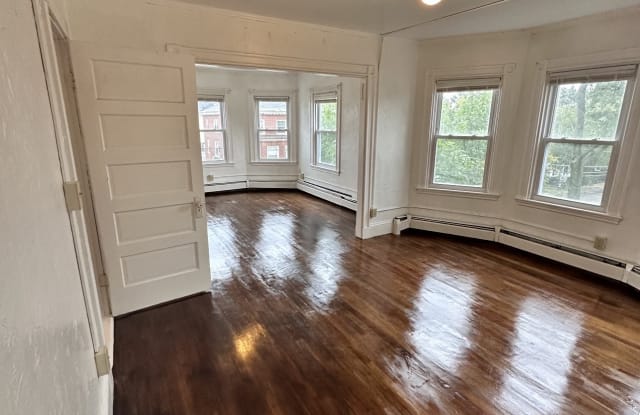 44 Middle Street - 3 photos photos