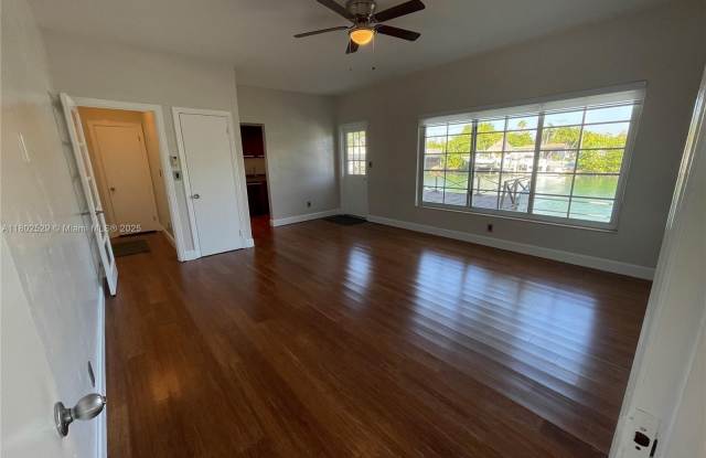 2133 Calais Dr photos photos