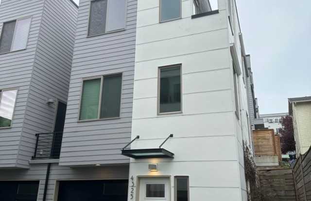 3Bd/3.25Ba Seattle House - 4325 Whitman Avenue North, Seattle, WA 98103