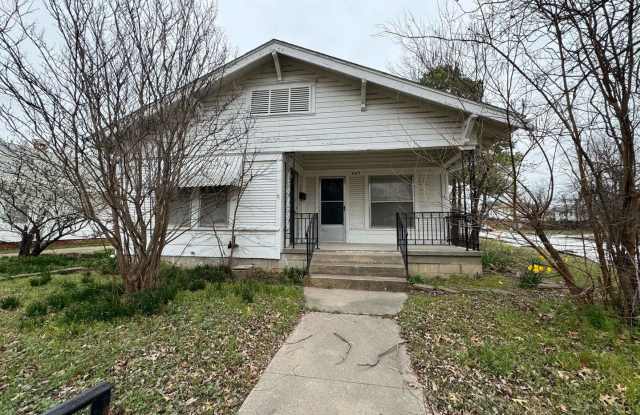 2 Bedroom Rental with garage in NW Ardmore photos photos 2 Bedroom Rental with garage in NW Ardmore photos photos