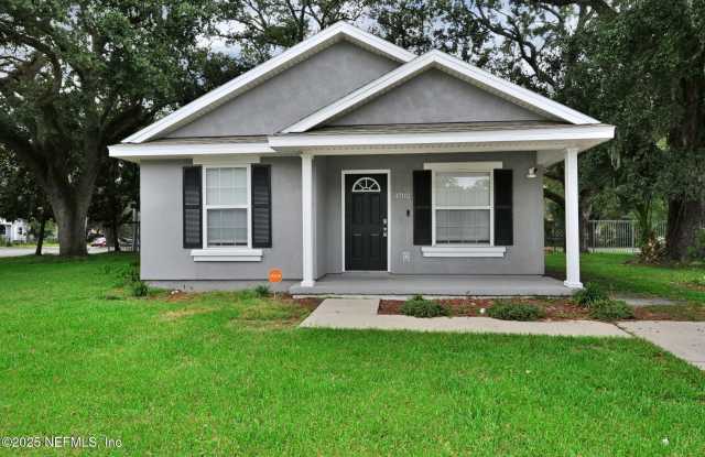 3702 WOOD CREEK Lane Gallery 2