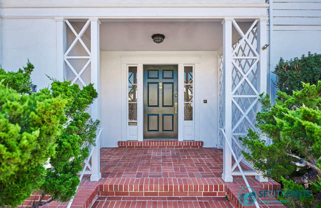 Lakeside: Rarely Available Colonial Art Deco Single Family Home w/ Double Garage Gallery 3