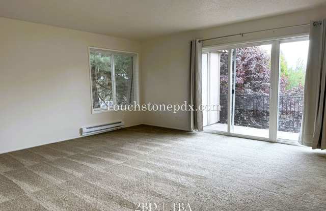 Charming 2-Bedroom Apartment in the Heart of Sellwood - 5812 Southeast Milwaukie Avenue, Portland, OR 97202 Charming 2-Bedroom Apartment in the Heart of Sellwood - 5812 Southeast Milwaukie Avenue, Portland, OR 97202