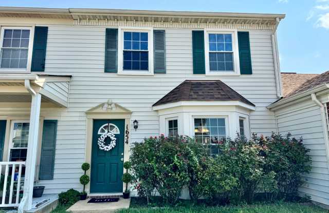 COMPLETELY Updated & Ready 08-21-26!! Sparkling Community Pool - Pet Friendly - Fenced Backyard! photos photos
