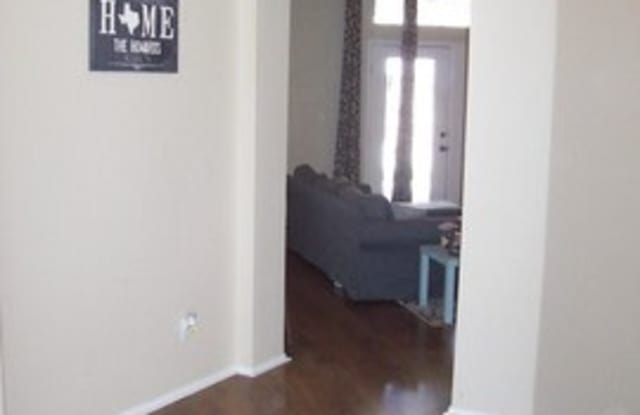 912 Carnegie Court Gallery 3