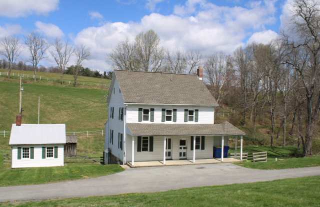 Single Family Farm House photos photos