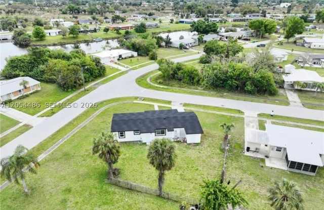 22258 Beverly Ave photos photos