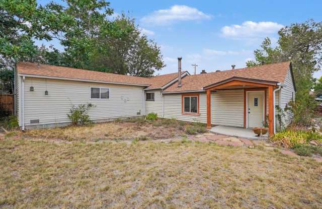 Spacious 3BR Ranch on Large Corner Lot with 2-Car Garage photos photos Spacious 3BR Ranch on Large Corner Lot with 2-Car Garage photos photos