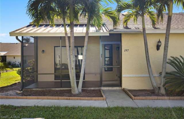 1518 SW Courtyards Lane unit: 197 photos photos