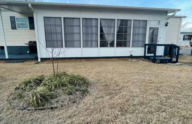 3 Bedroom 2 Bath Home with large Sunroom in Greenville . This Home is furnished photos photos