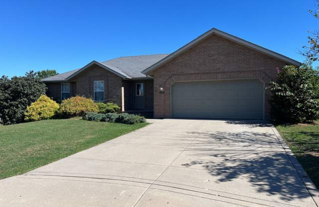 West Republic 3 Bed / 2 Bath Gallery 1