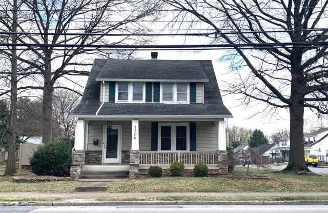 Charming 3-Bedroom Home on Spacious Corner Lot photos photos