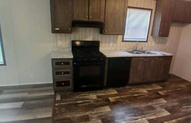 64 HOLLYWOOD DR photos photos