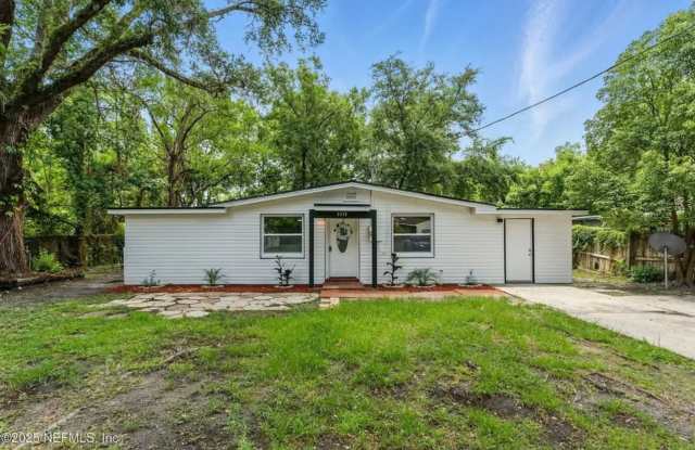 3530 Shadow St photos photos