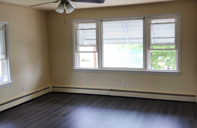 13 E Broad St photos photos