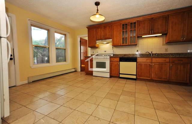 HOT BROOKLINE LISTING!!!!! photos photos