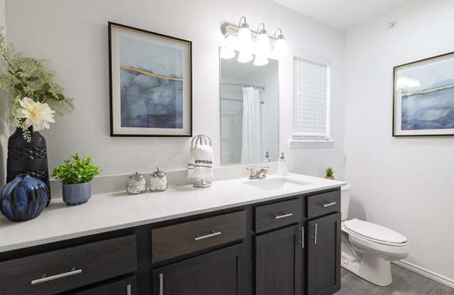Frisco Apartments on Walnut Gallery 2