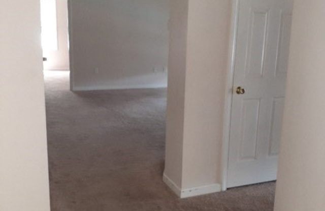 3910 Bardstown Court Gallery 3