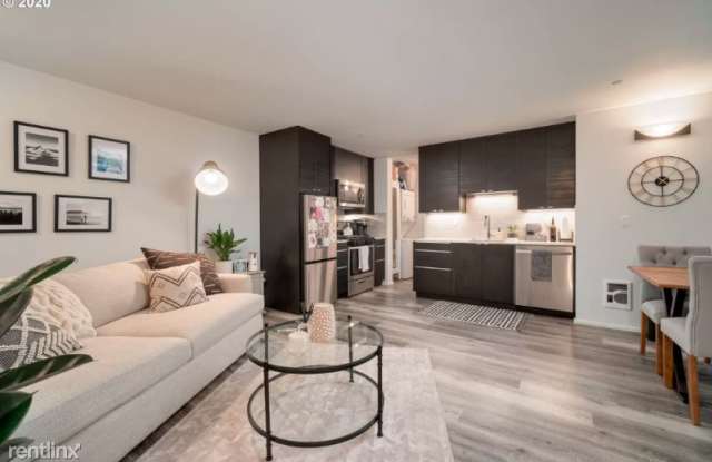 3925 NE Mallory Ave Unit C Gallery 2