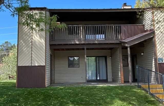 3 Bedroom / 1 Bathroom Condo on Avenida Del Sol Gallery 1